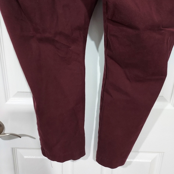 Old Navy Wine High-Rise Pixie Secret-Smooth Pockets Pant in Size 18 - Picture 8 of 11